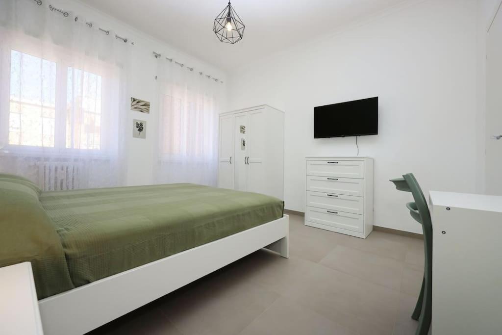 Basilica San Paolo Nuvola Eur Modern Apartment Rom