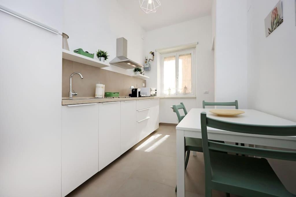 Apartment Basilica San Paolo Nuvola Eur Modern Rom
